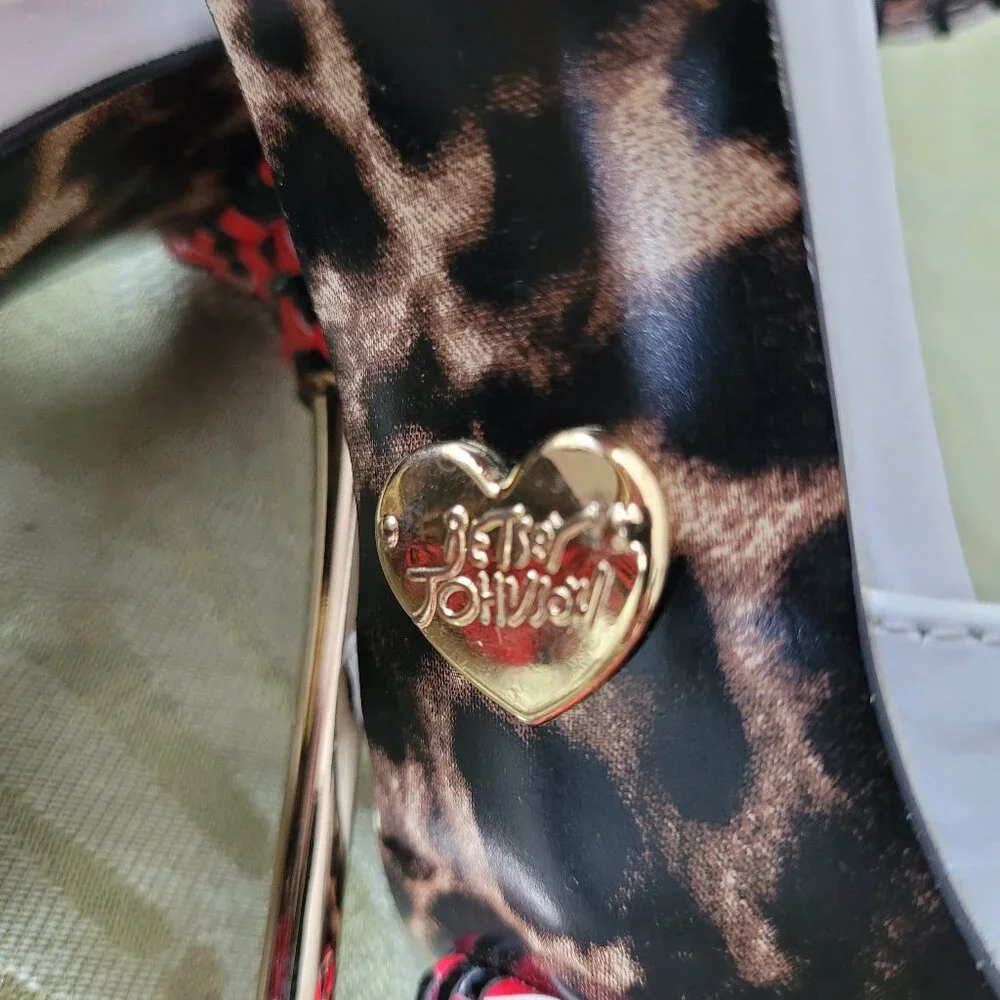 Betsey Johnson Tricksy Heels - Picture 9 of 9